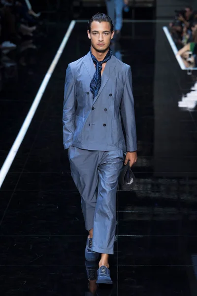 Look 12
